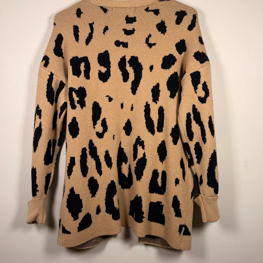 Oversized Animal Print Cardigan - Picture 2 of 11